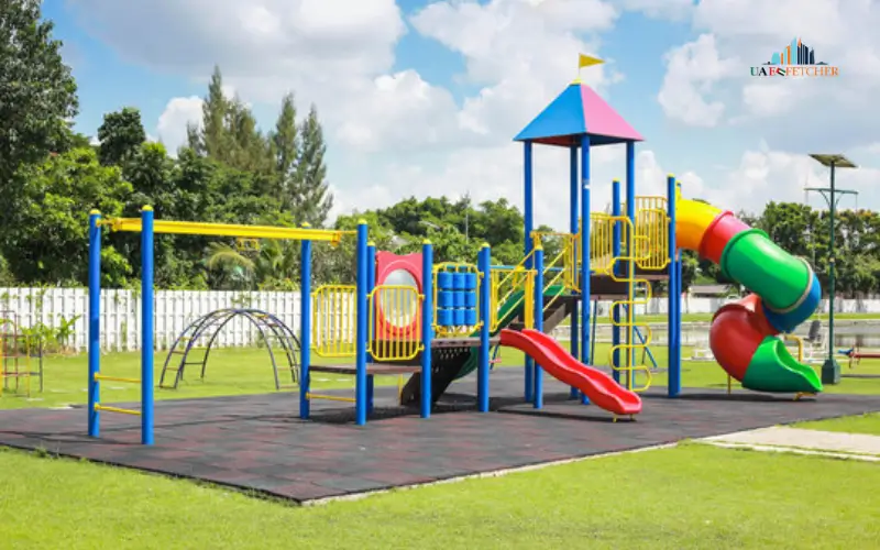 Al Muteena Park kids playing area