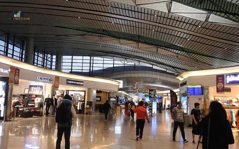 Emirates Flight EK526